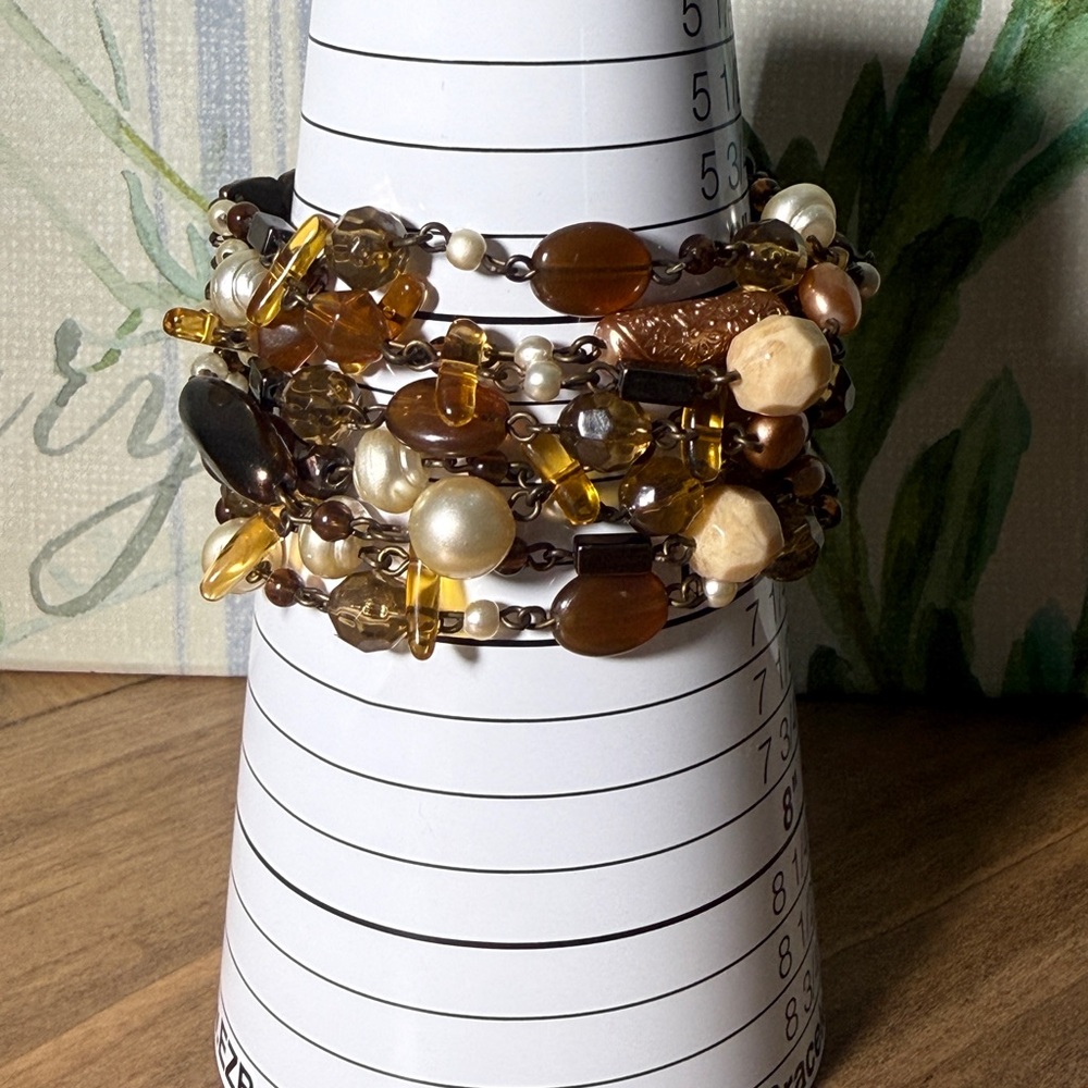 Vintage Elegant Multi-Color Beaded Bracelet faux pearls magnetic closure